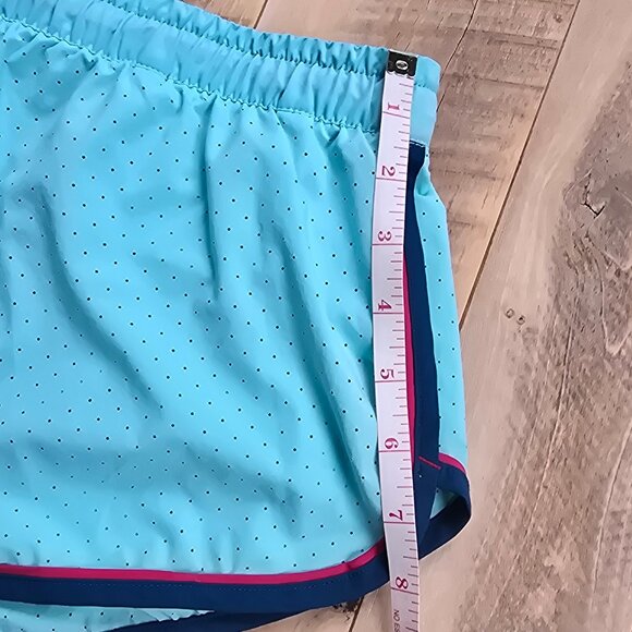 Women's Rabbit Repeat 2" Shorts Size Large - Picture 4 of 11